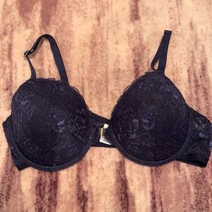 Front clasping 38B Vera Wang bra